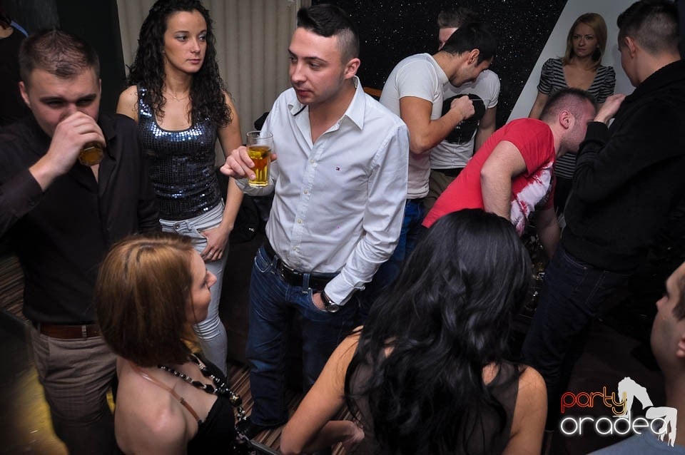 Petrecere cu DJ Mahony în Heat,