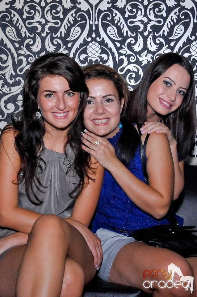 Petrecere în Club Life, 