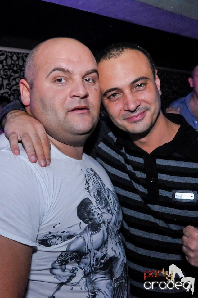 Petrecere în Club Life, 