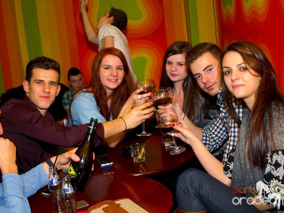 Petrecerea de sâmbătă seara în Juice, Juice