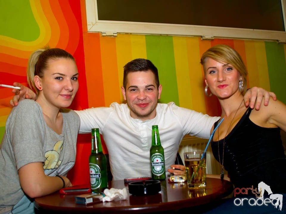 Petrecerea de sâmbătă seara în Juice, Juice