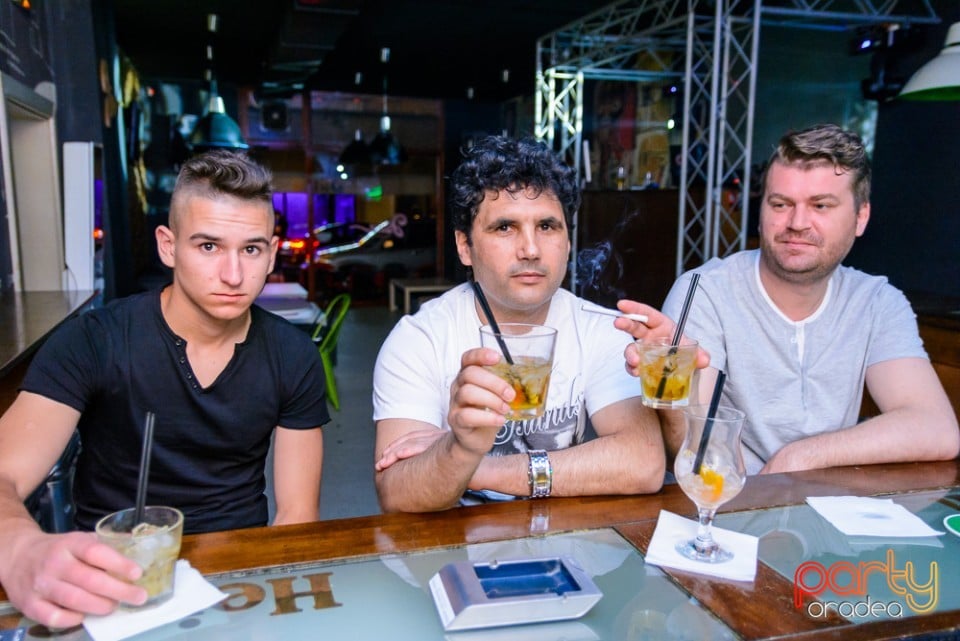 Sâmbătă seara în Juice, Juice