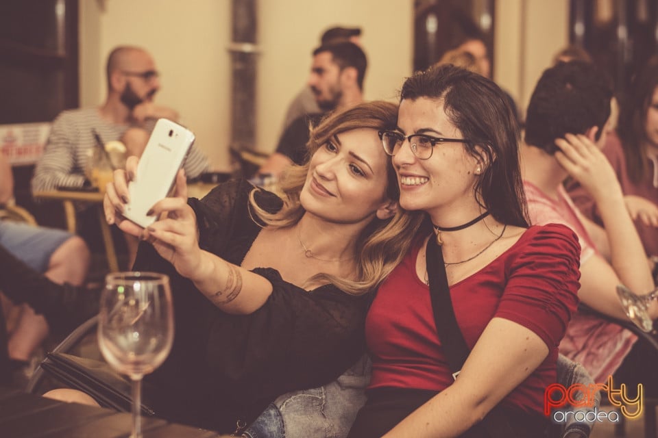 Sâmbătă seara la Steam Bar, 