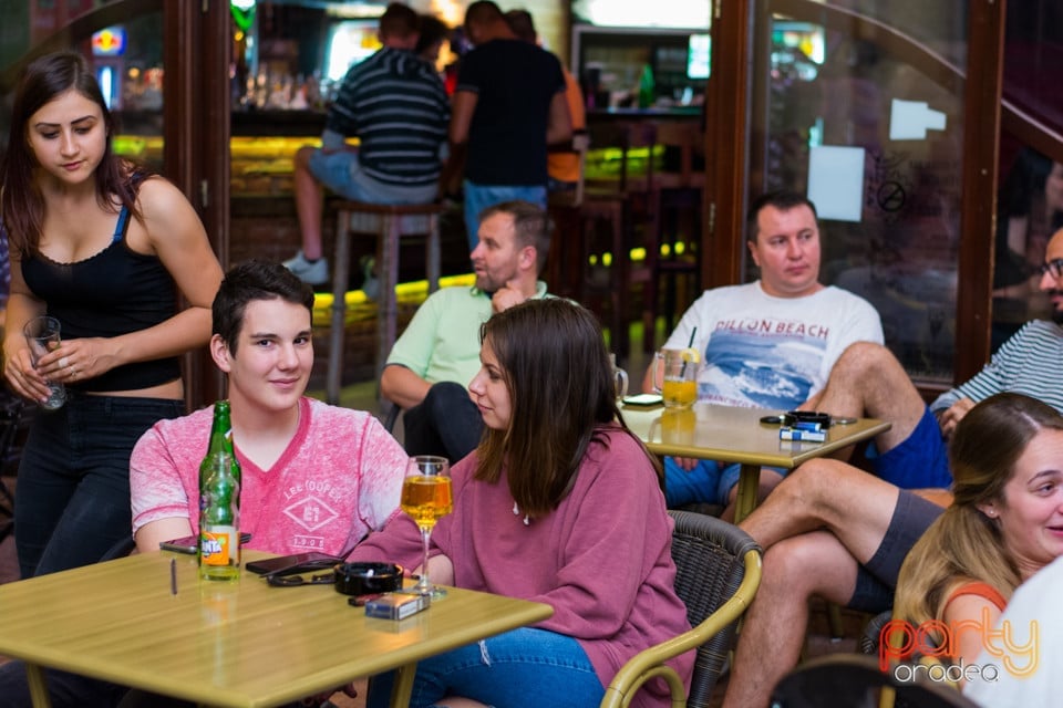 Sâmbătă seara la Steam Bar, 
