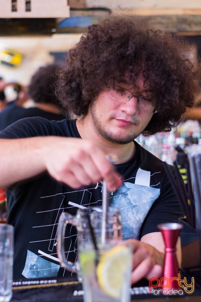 Sâmbătă seara la Steam Bar, 