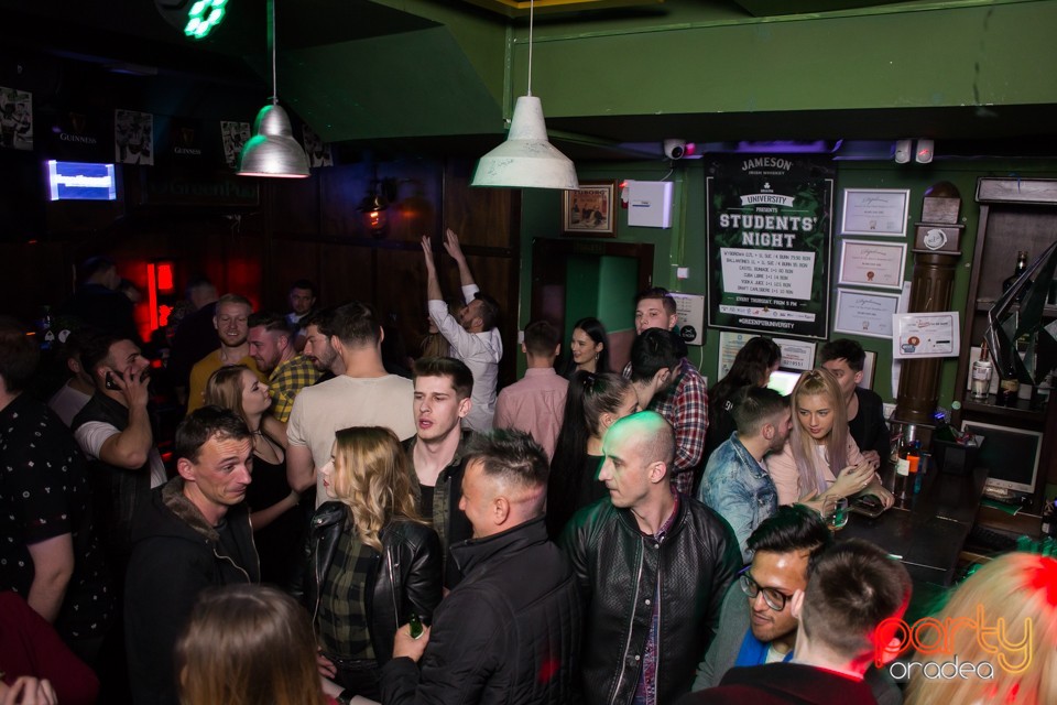 Saturday Madness, Green Pub