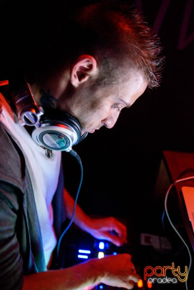 Saturday Night with Dj White, Juice