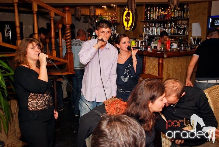 Seară cu karaoke în Zulu, Zulu Caffe