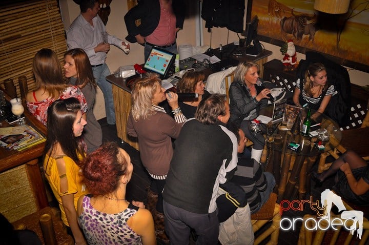 Seară cu karaoke în Zulu, Zulu Caffe