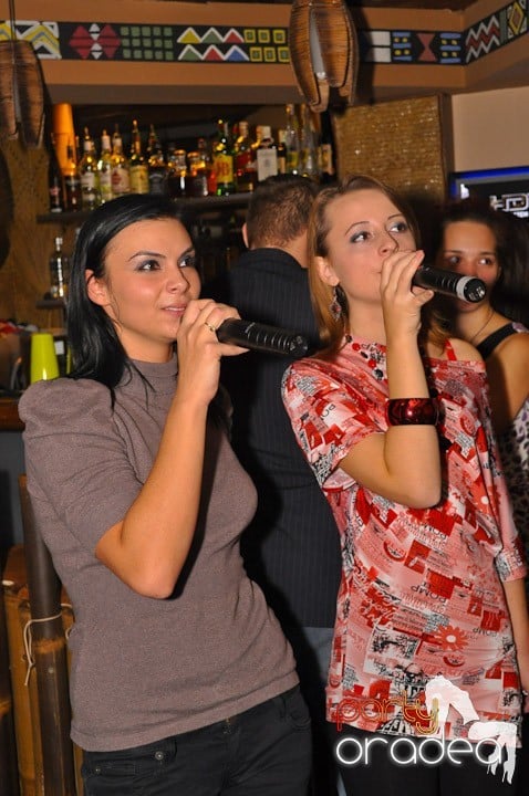 Seară cu karaoke în Zulu, Zulu Caffe