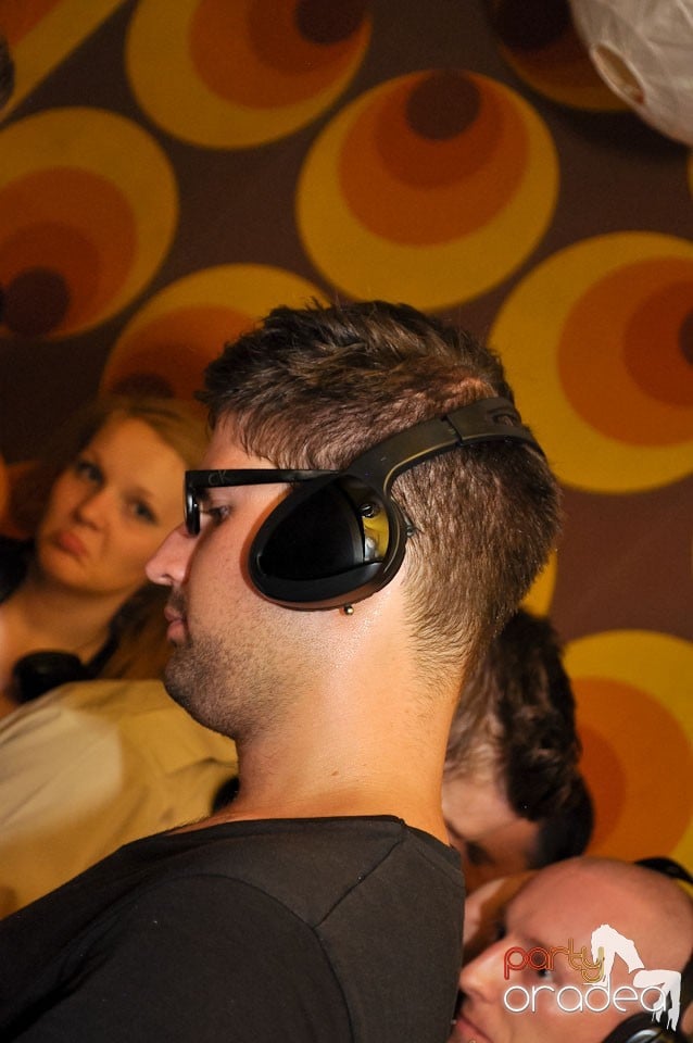 Silent Dance Party în Juice, Juice
