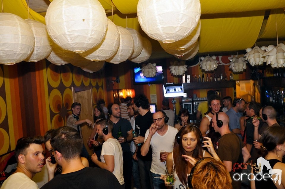 Silent Dance Party în Juice, Juice
