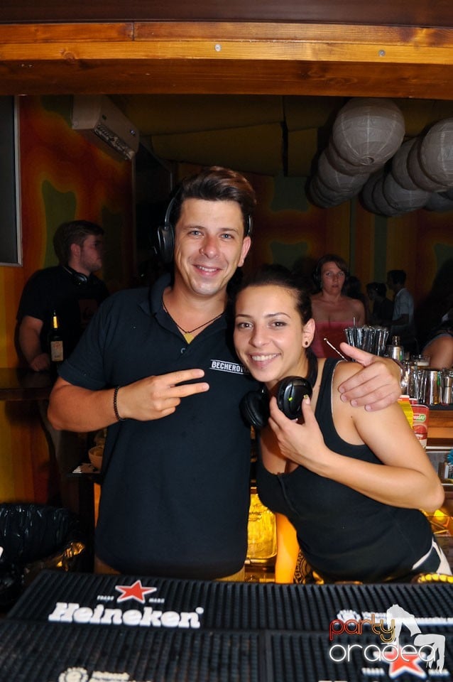 Silent Dance Party în Juice, Juice