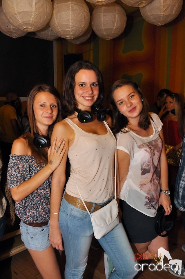 Silent Dance Party în Juice, Juice