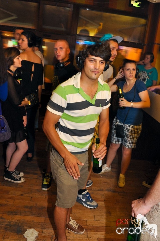 Silent Dance Party în Juice, Juice