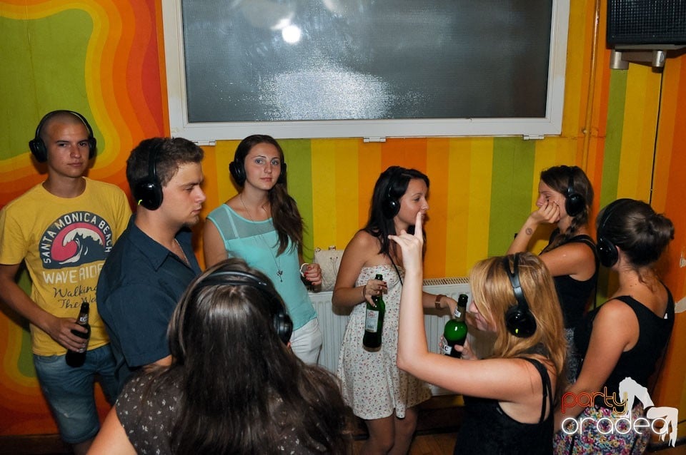 Silent Dance Party în Juice, Juice
