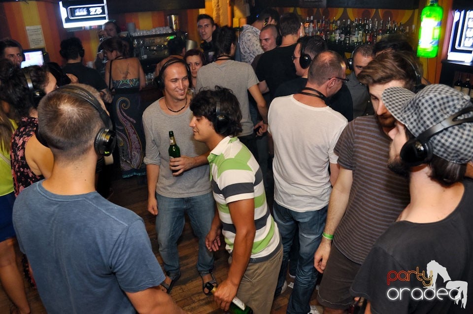 Silent Dance Party în Juice, Juice