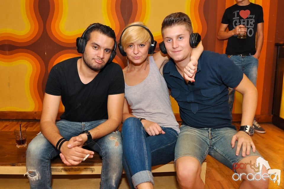 Silent Dance Party în Juice, Juice