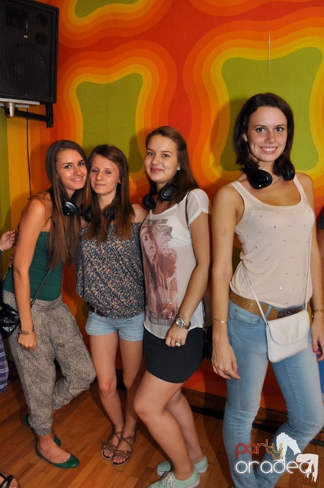 Silent Dance Party în Juice, Juice