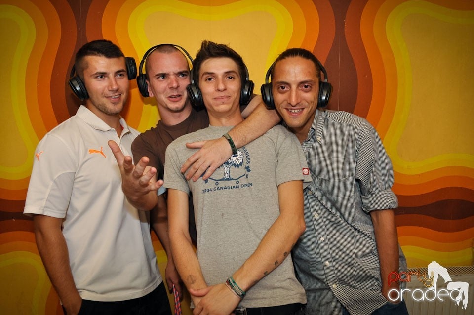 Silent Dance Party în Juice, Juice