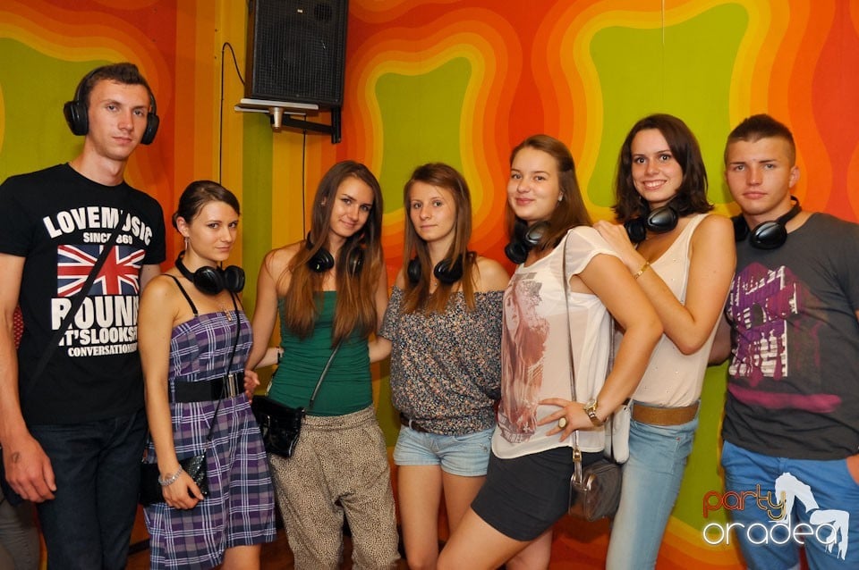 Silent Dance Party în Juice, Juice