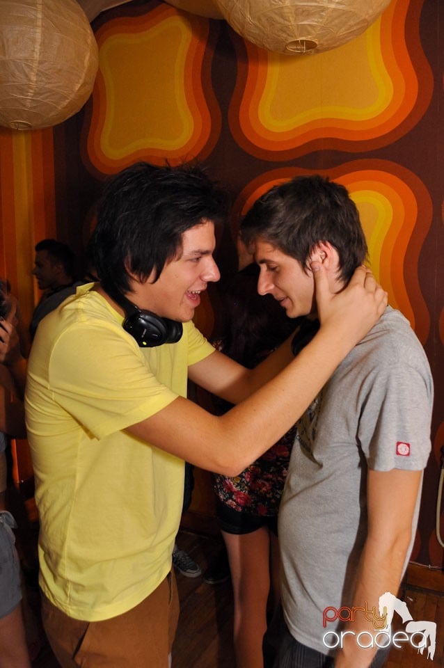 Silent Dance Party în Juice, Juice