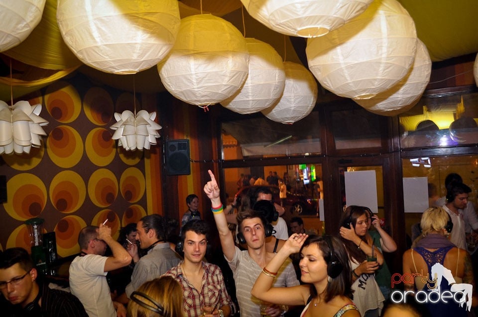 Silent Dance Party în Juice, Juice