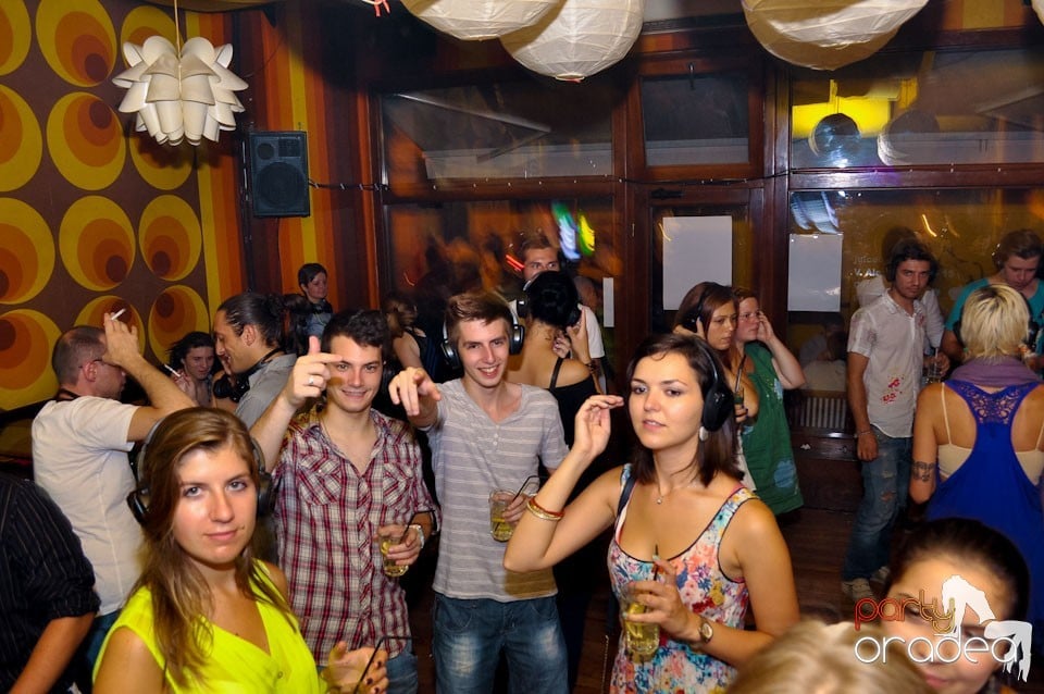 Silent Dance Party în Juice, Juice