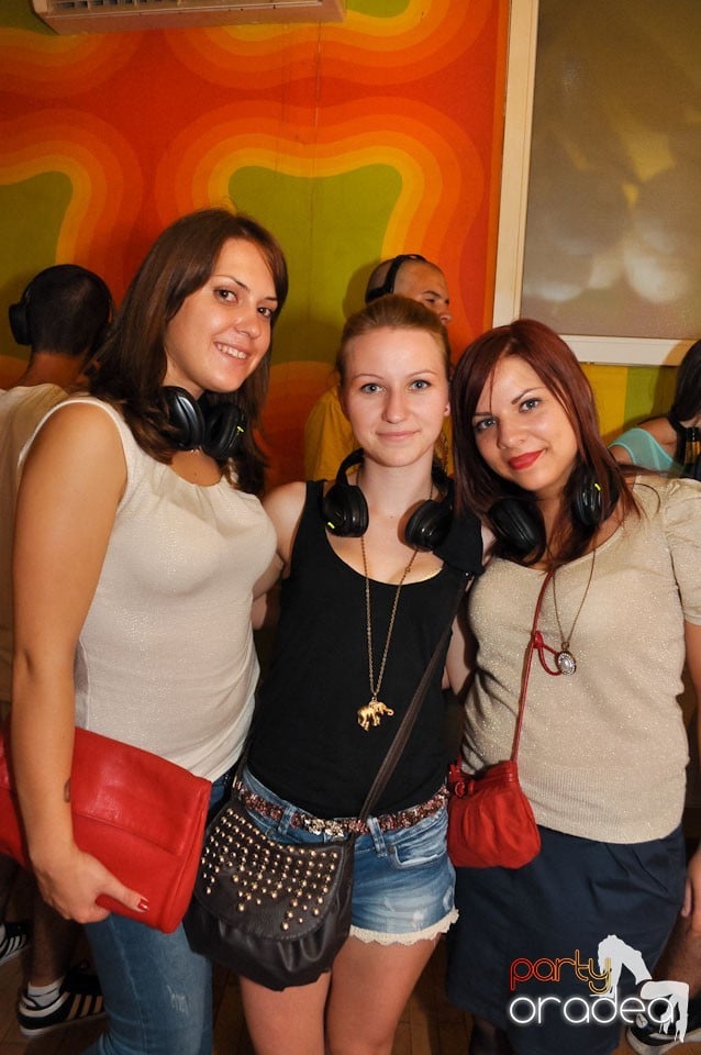 Silent Dance Party în Juice, Juice