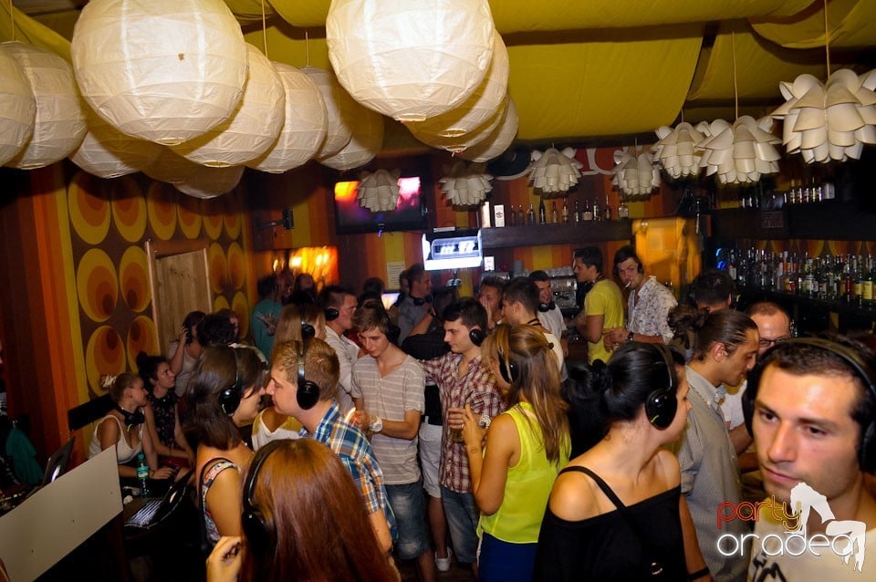 Silent Dance Party în Juice, Juice