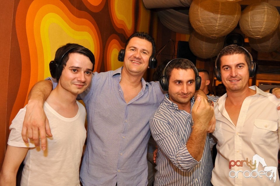 Silent Dance Party în Juice, Juice