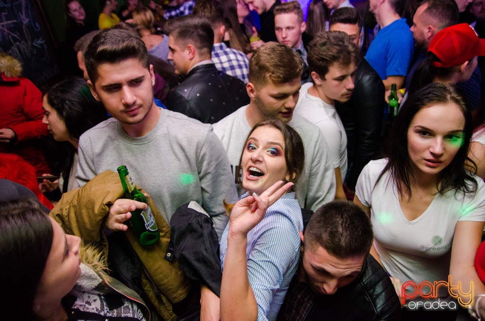 Students Party @ Green Pub, Green Pub
