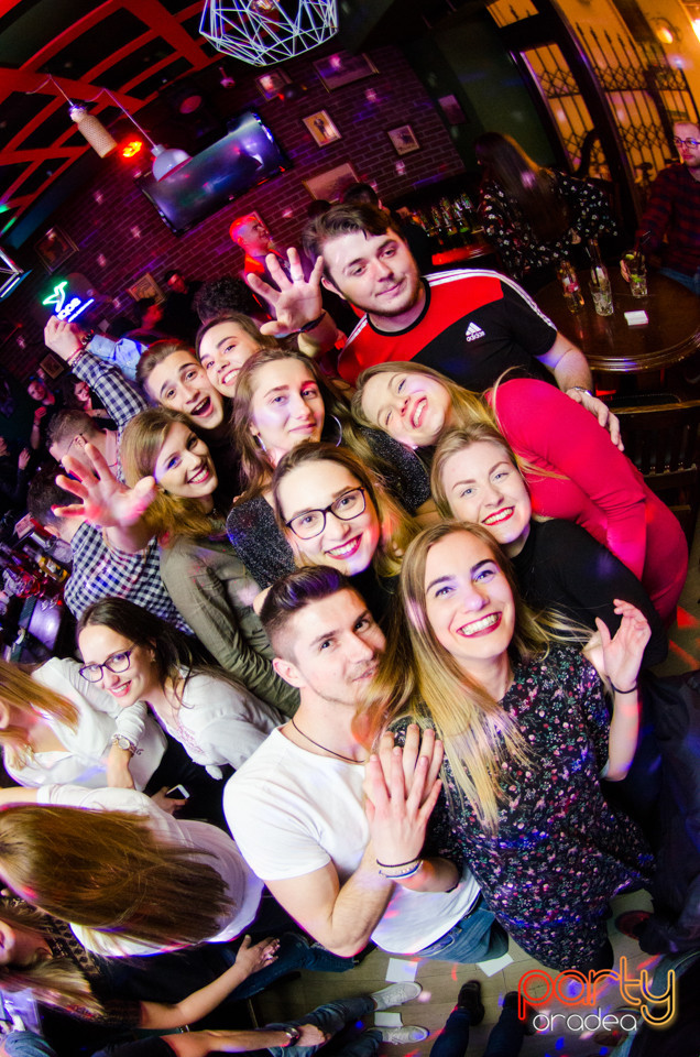 Students Party @ Green Pub, Green Pub