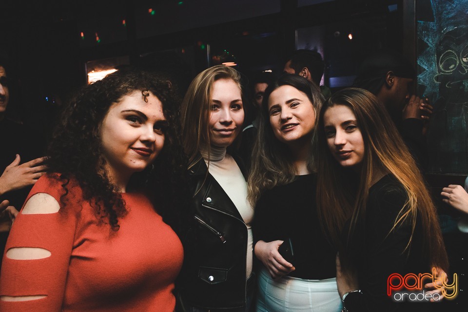 Students Party, Green Pub