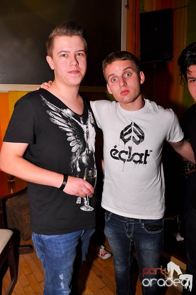 Un nou party în Juice, Juice