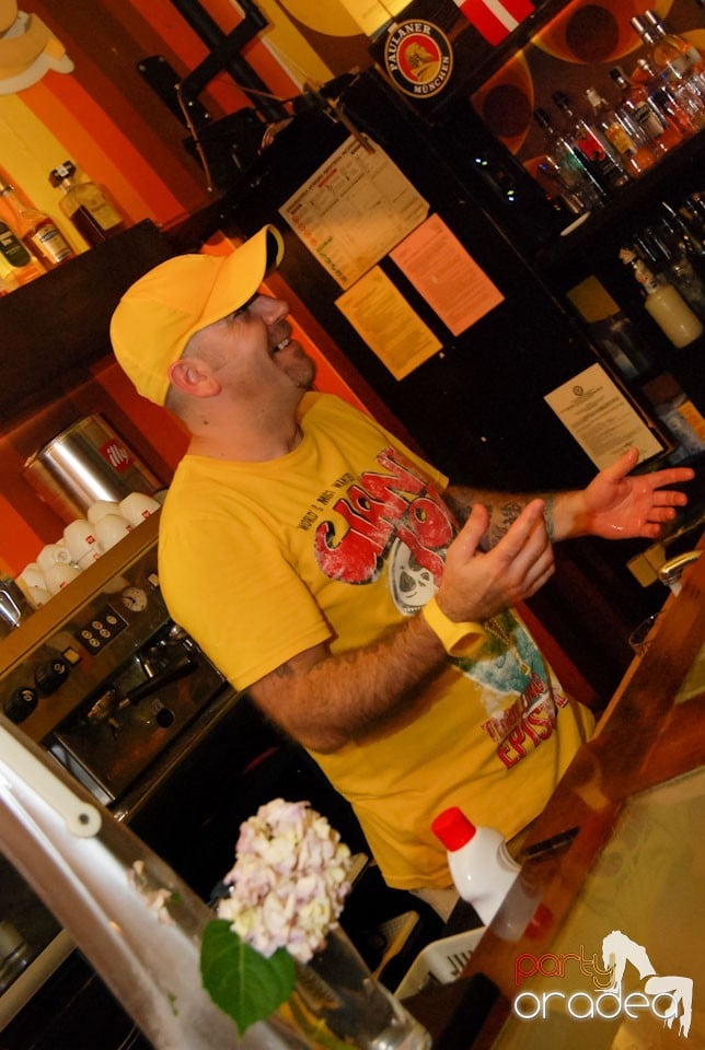 Un nou party în Juice, Juice