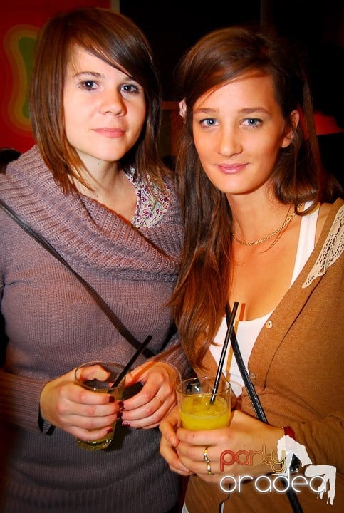 Un nou party în Juice, Juice