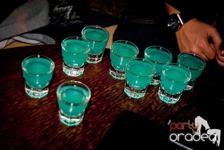 Un nou party în Juice, Juice