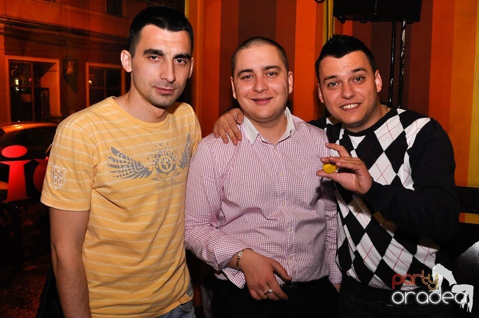 Vineri e party în Juice, Juice