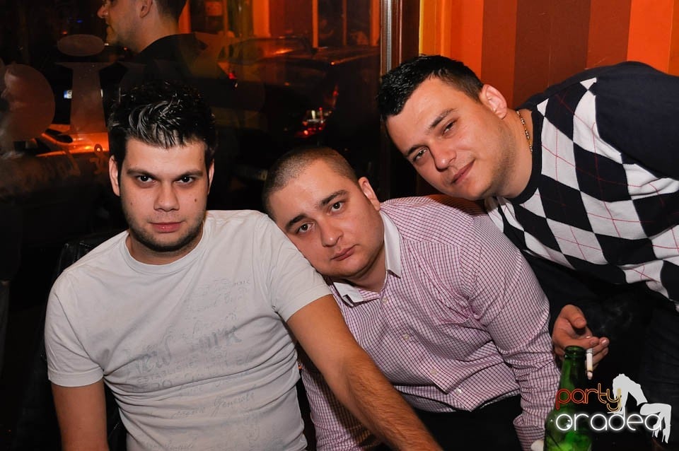 Vineri e party în Juice, Juice