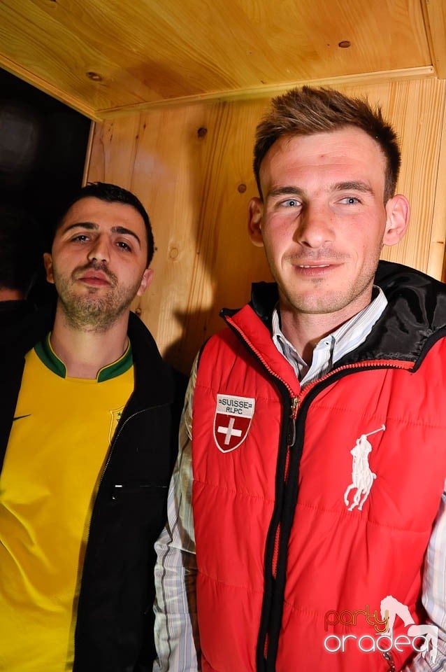 Vineri e party în Juice, Juice