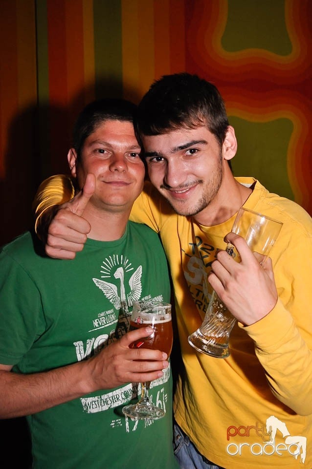 Vineri e party în Juice, Juice