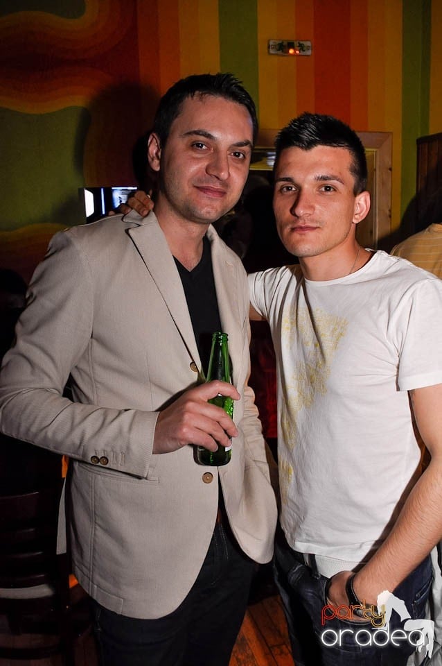 Vineri e party în Juice, Juice