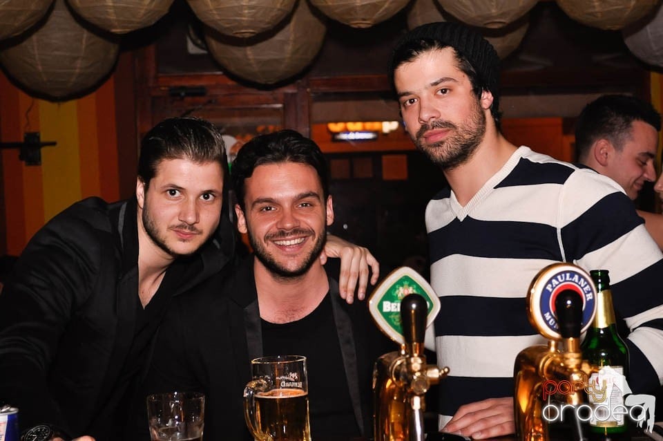 Vineri e party în Juice, Juice