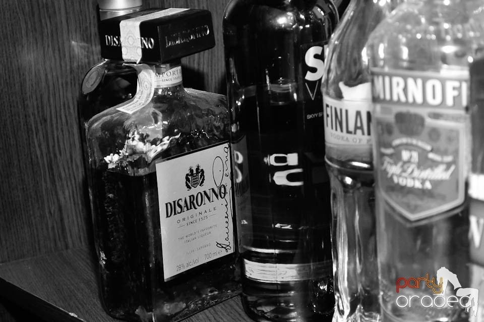 Vineri e party în Juice, Juice