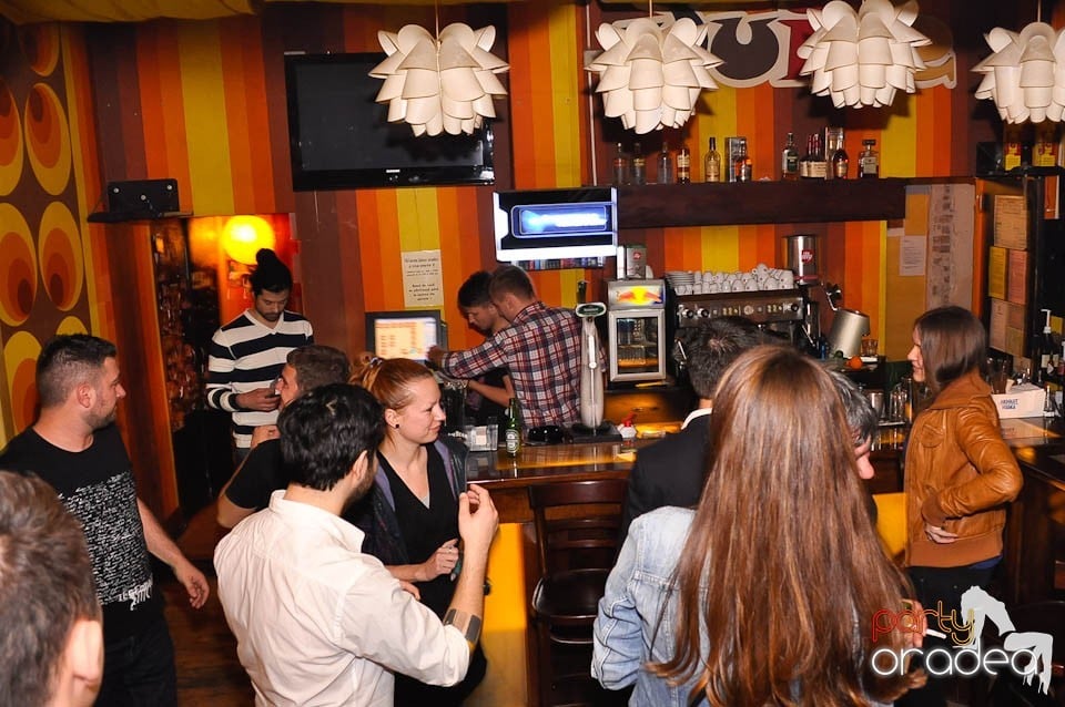 Vineri e party în Juice, Juice