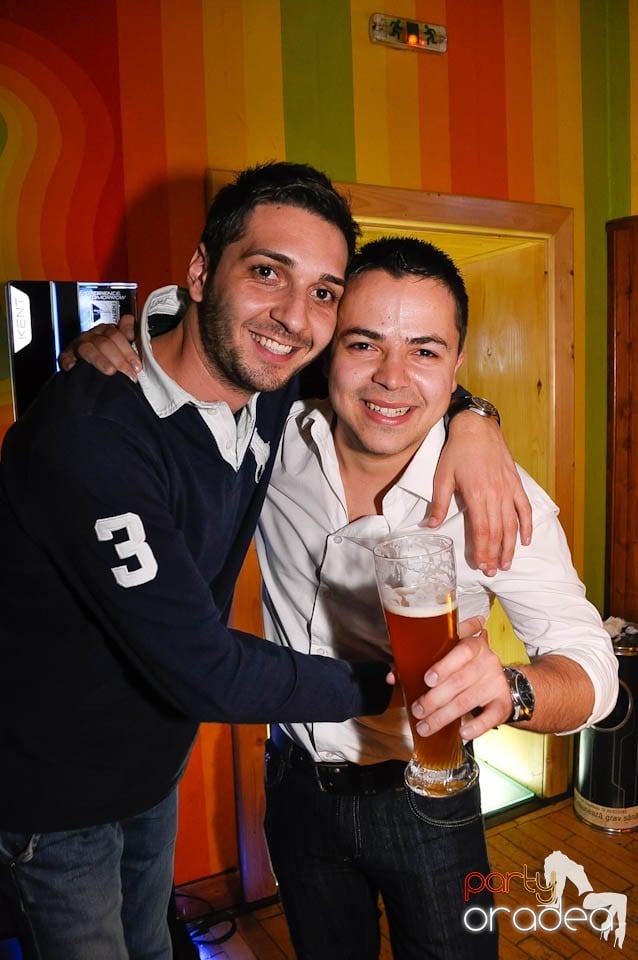 Vineri e party în Juice, Juice