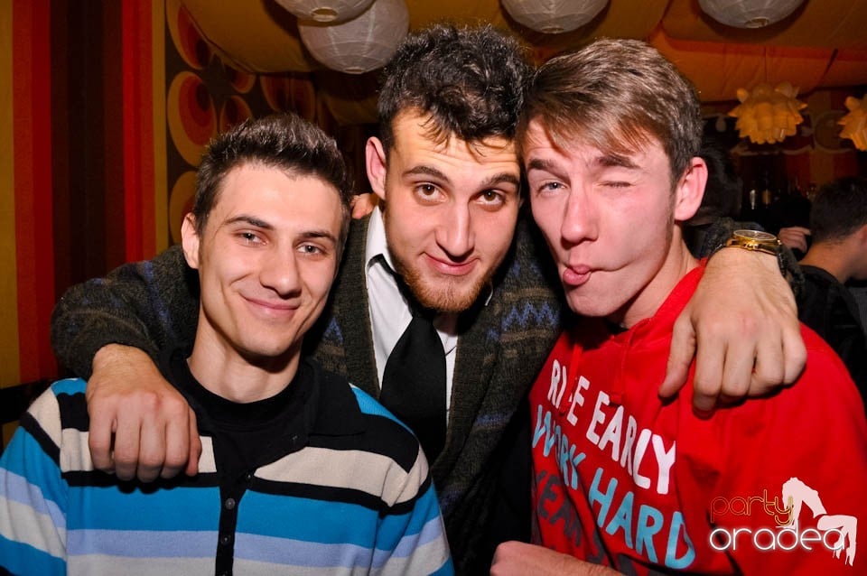Vineri noaptea în Juice, Juice