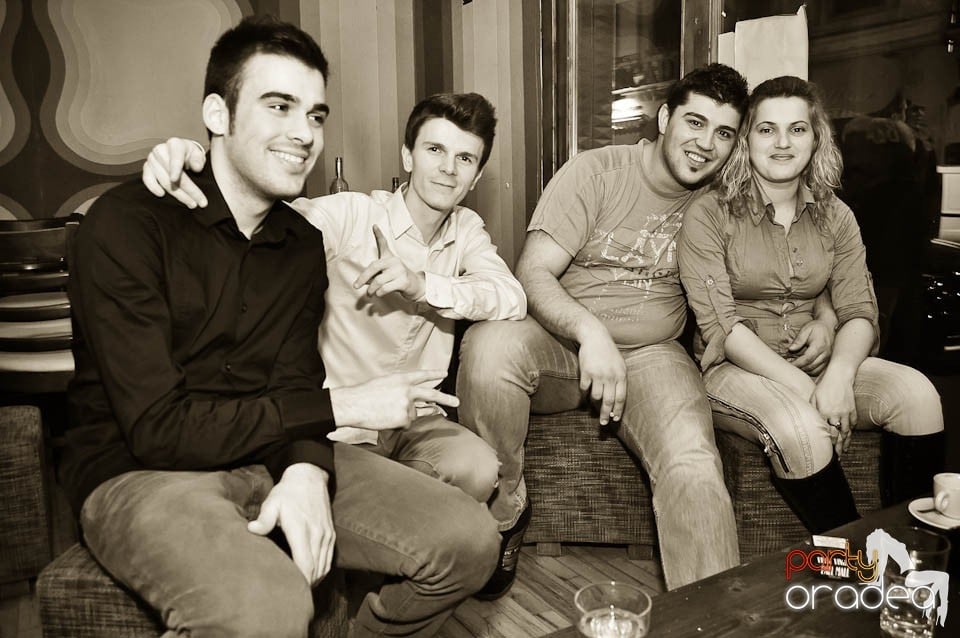 Vineri seara e party în Juice, Juice
