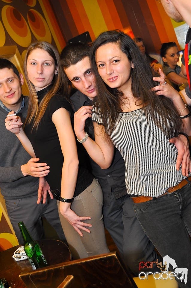 Vineri seara e party în Juice, Juice